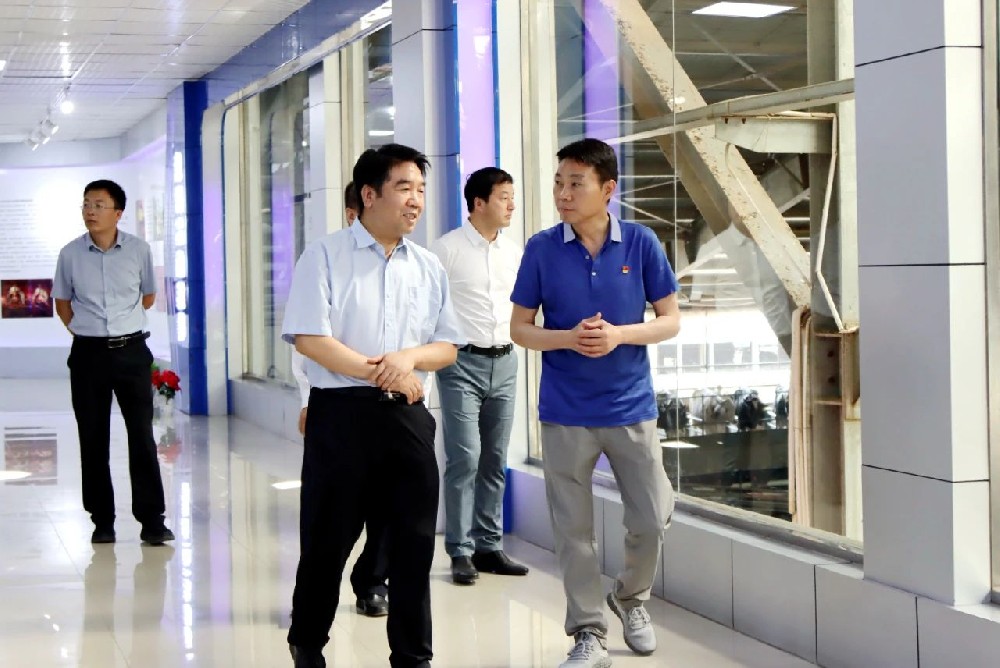 省委党校副校长杨文福到甘肃前进集团调研指导